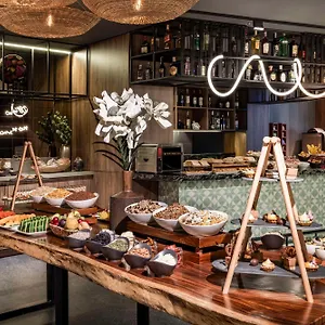 Hotel Avani Royal Zona T